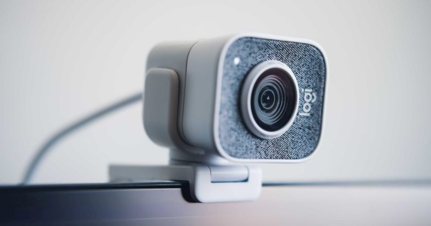 How to choose the best webcam for live streaming, online classes and video calls